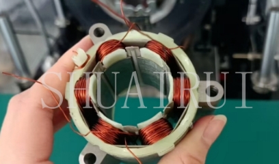 Mesin baji slot stator tanpa berus, memasukkan komponen baji slot dengan tepat