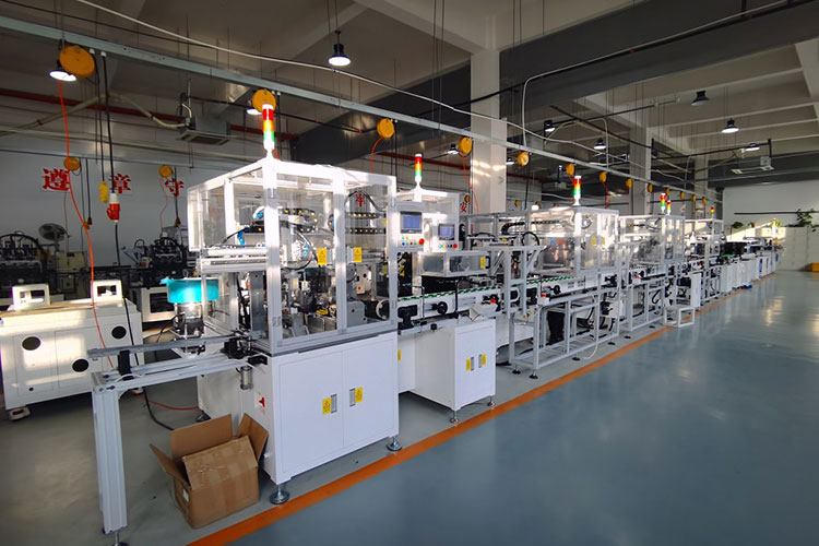 Bagaimanakah barisan pengeluaran pemutar DC mencapai pembuatan ketepatan volum tinggi?